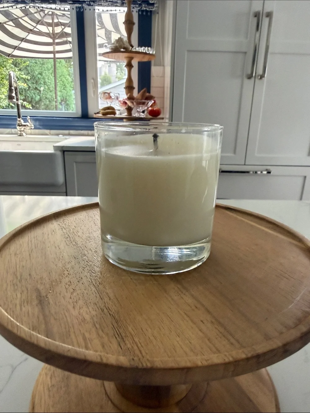 White Grapefruit Scented Candle in Pink Floral Tin